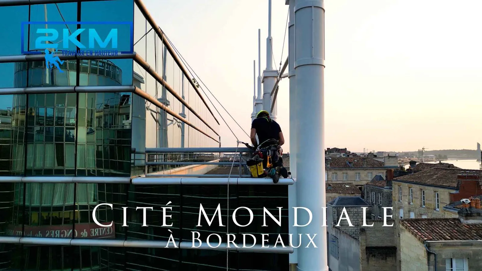 Nettoyage de Vitres a la Cite Mondiale du Vin - Photo 1