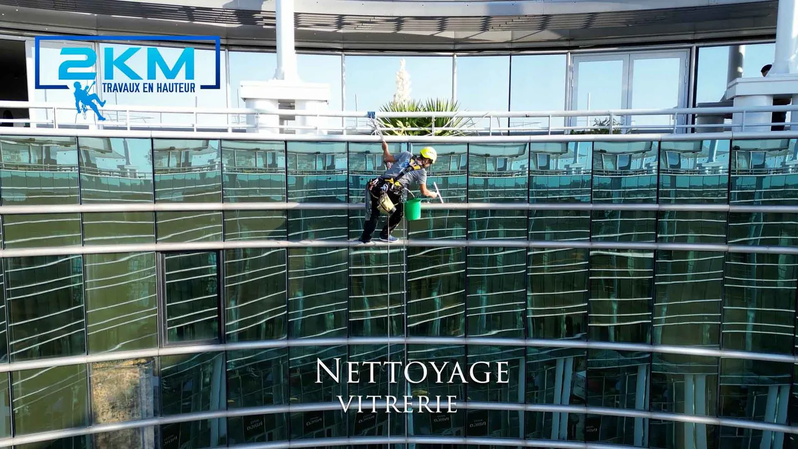 Nettoyage de Vitres a la Cite Mondiale du Vin - Photo 4