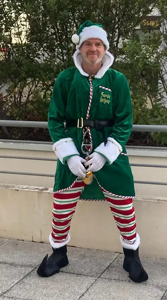 Animation lutin acrobatique en hauteur