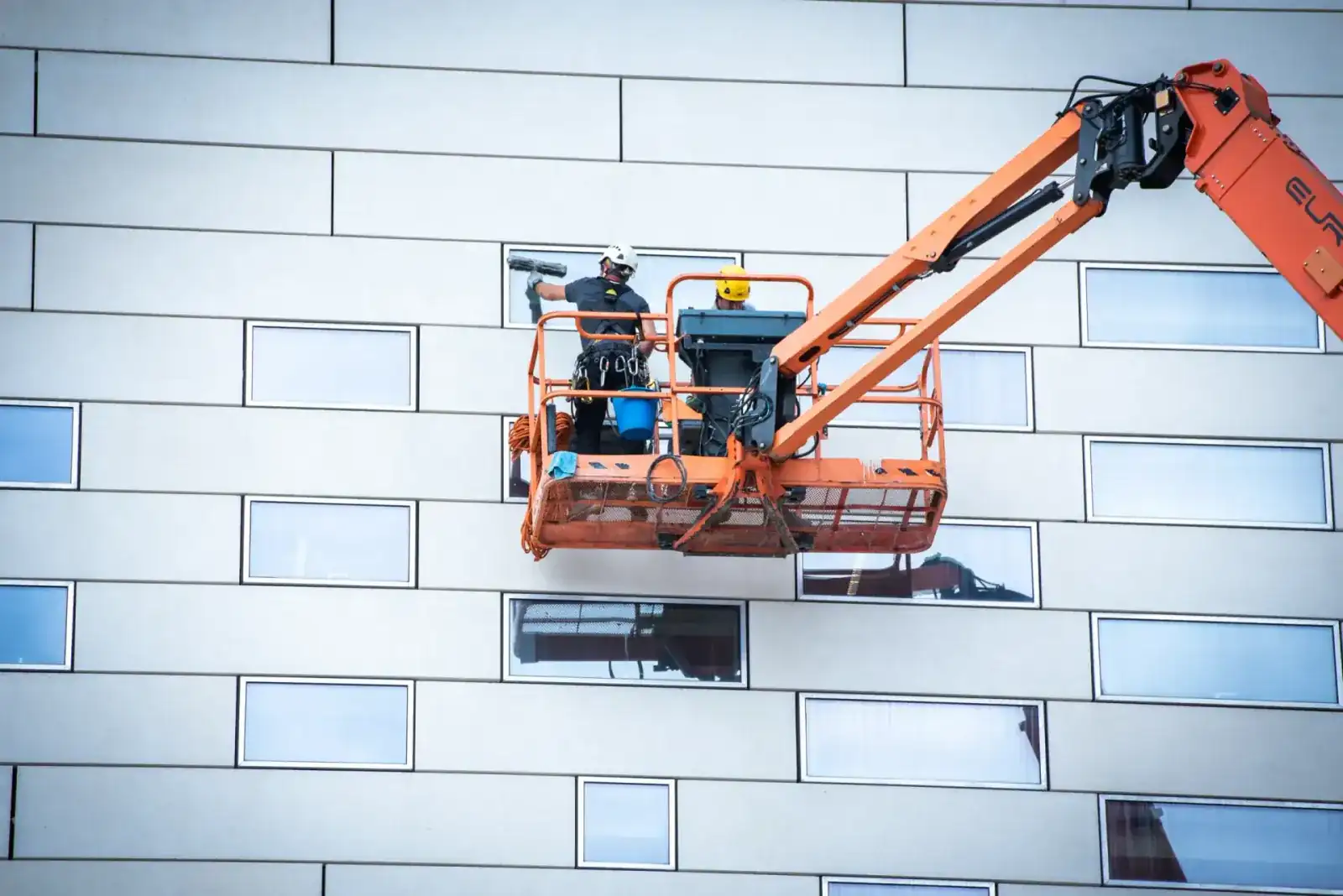 Lavage de vitres mécanisé à Bordeaux