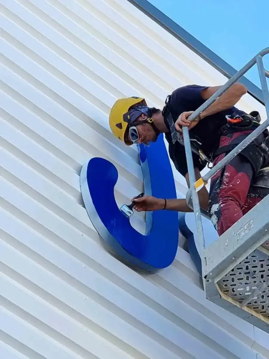 Peinture enseigne et bardage